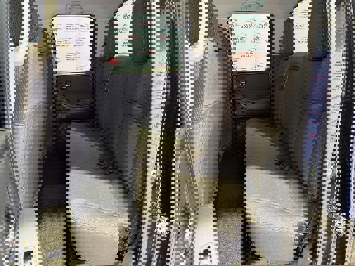 Used 2024 Nissan Frontier SV image 38