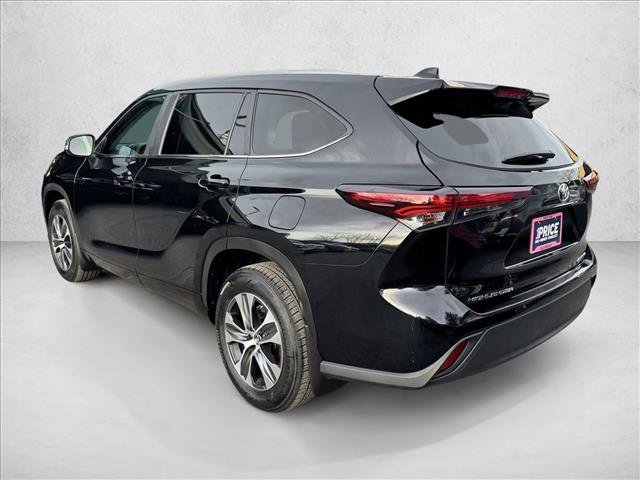 Used 2024 Toyota Highlander XLE image 5