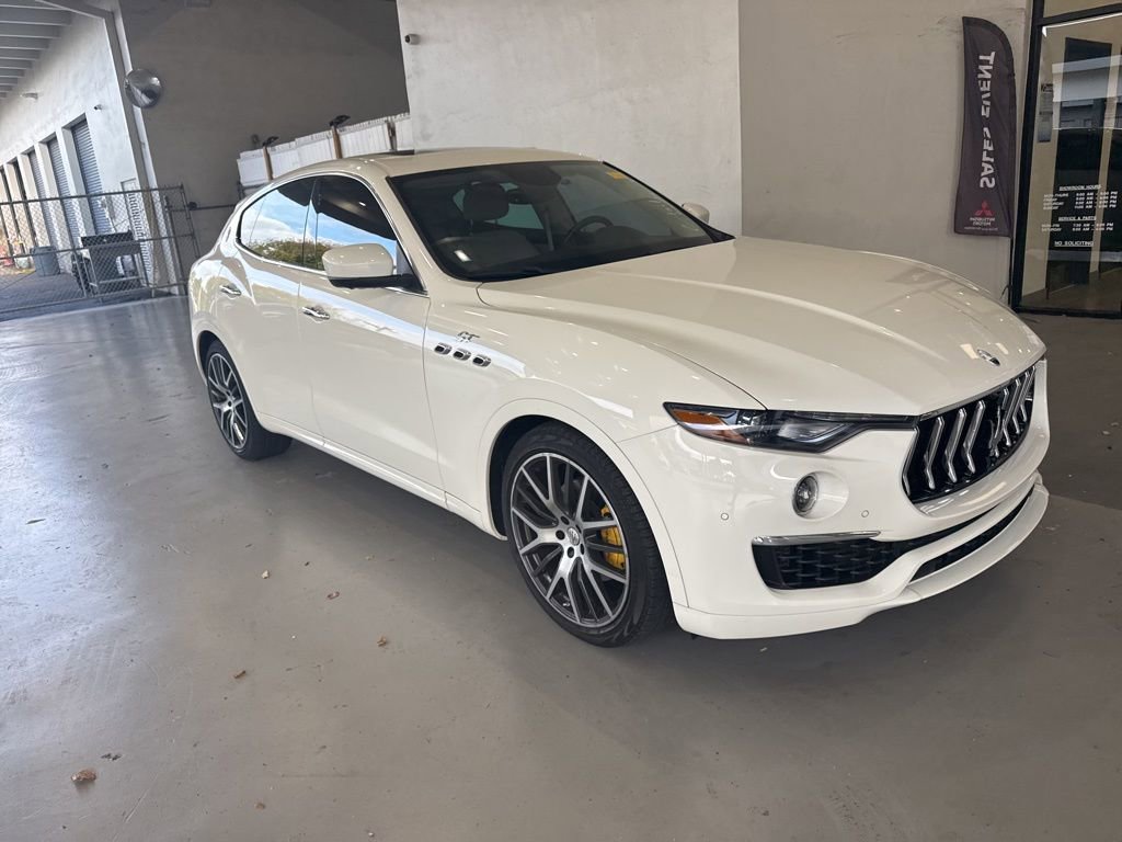Used 2022 Maserati Levante GT AWD/4WD image 3