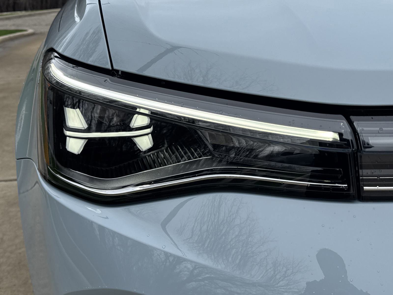 Used 2025 Volkswagen Taos SE image 38