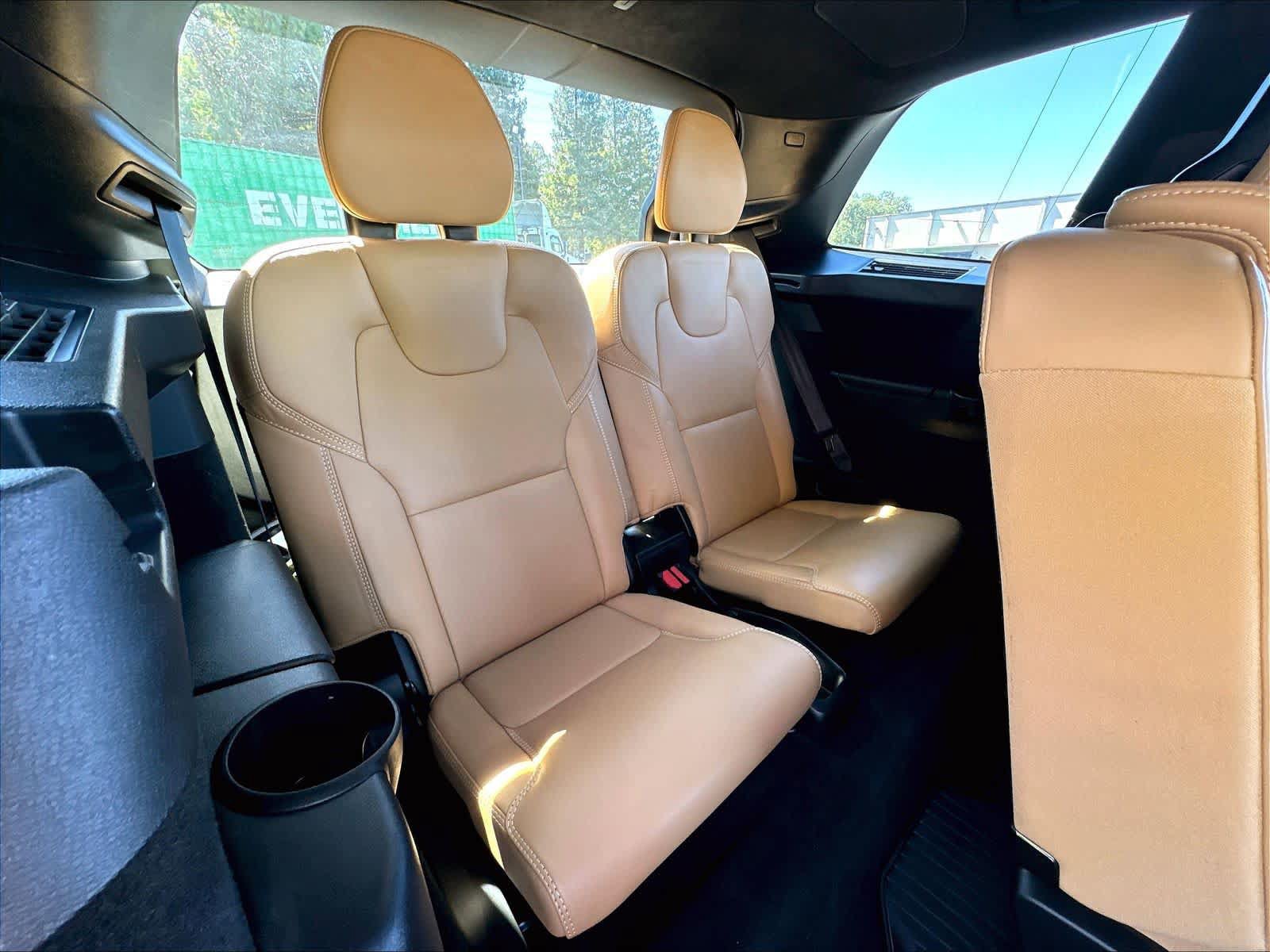 Used 2024 Volvo XC90 T8 Ultimate w/ Lounge Package AWD/4WD image 31