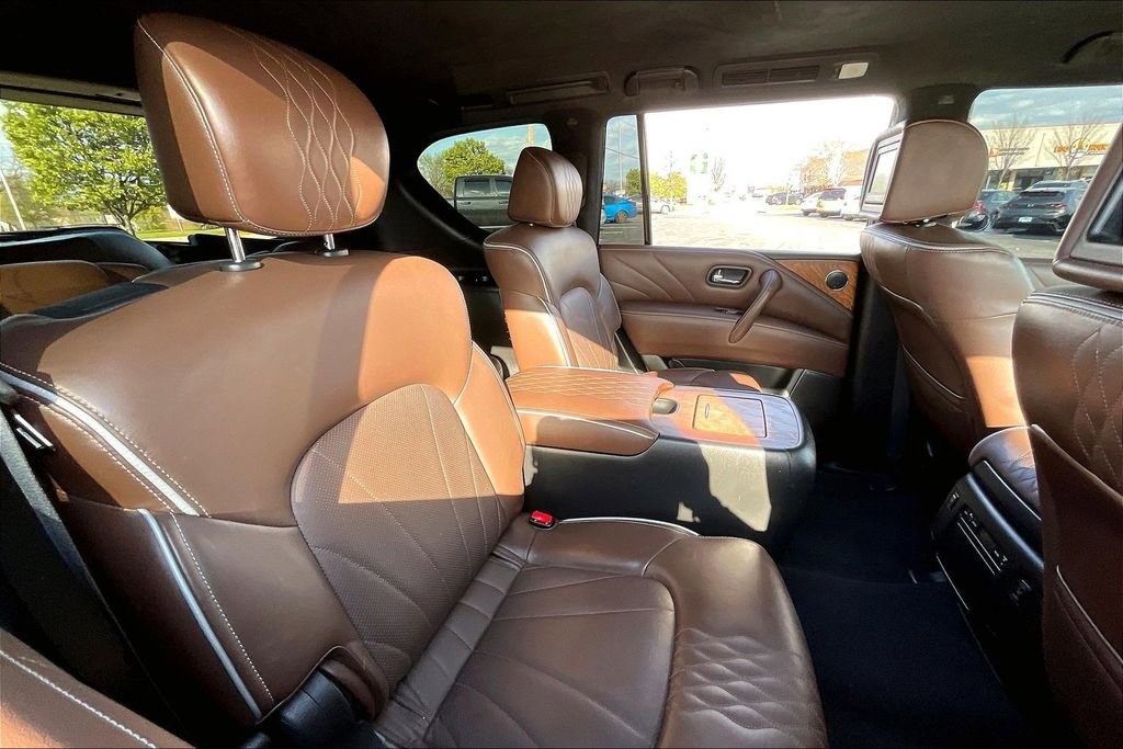 Used 2016 INFINITI QX80 Limited image 30
