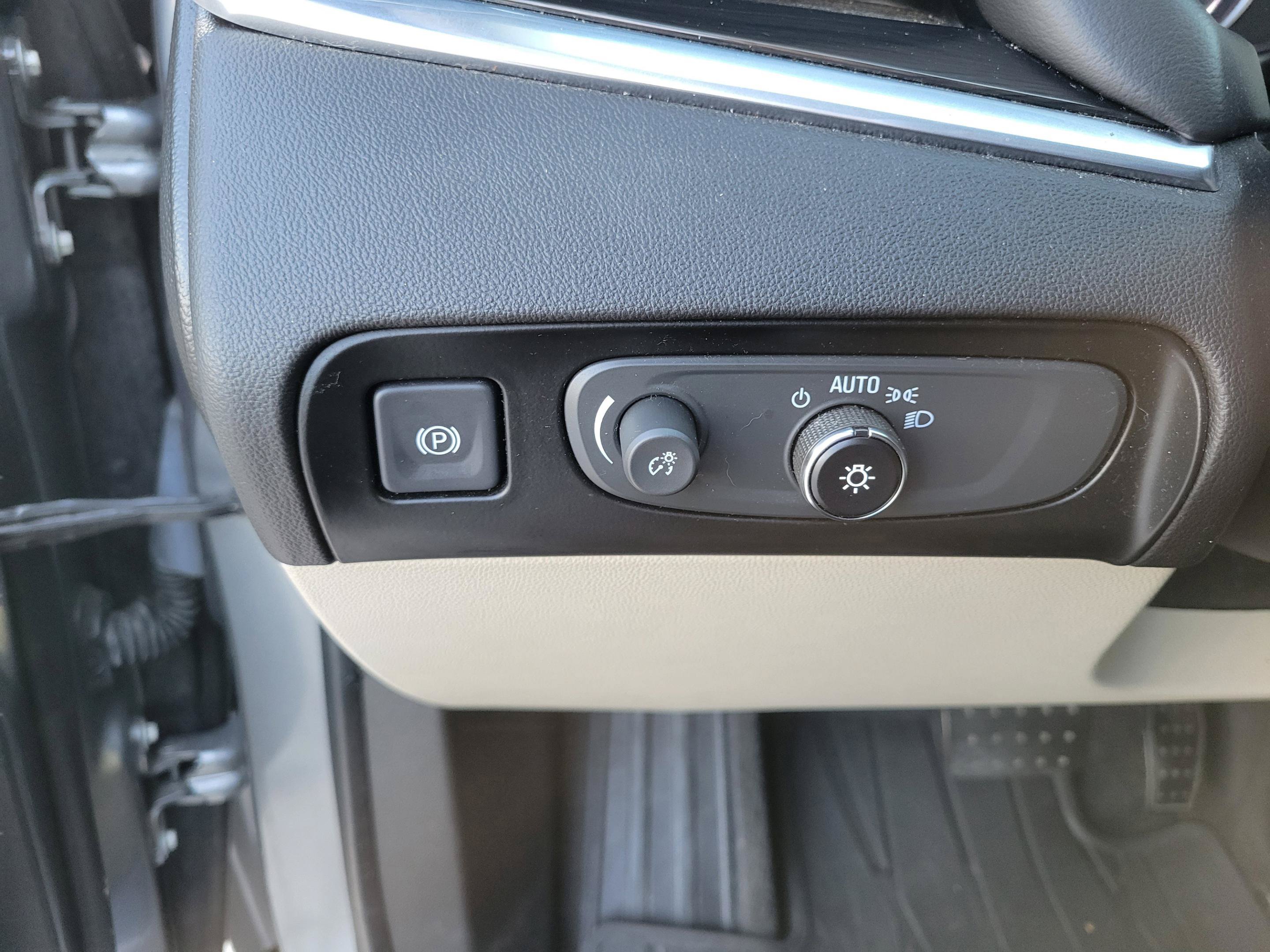Used 2019 Buick Enclave Essence AWD/4WD image 23
