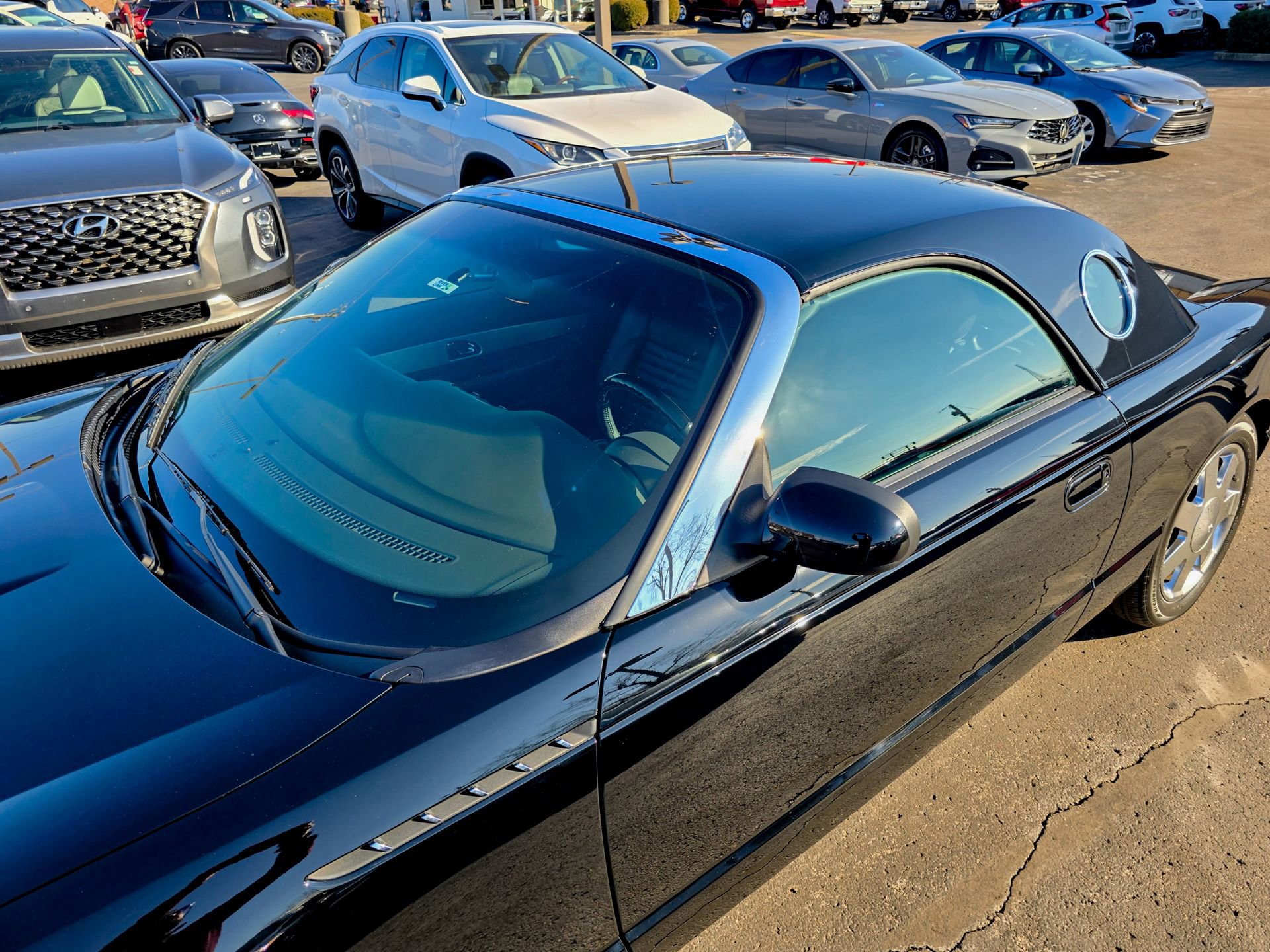 Used 2002 Ford Thunderbird image 23