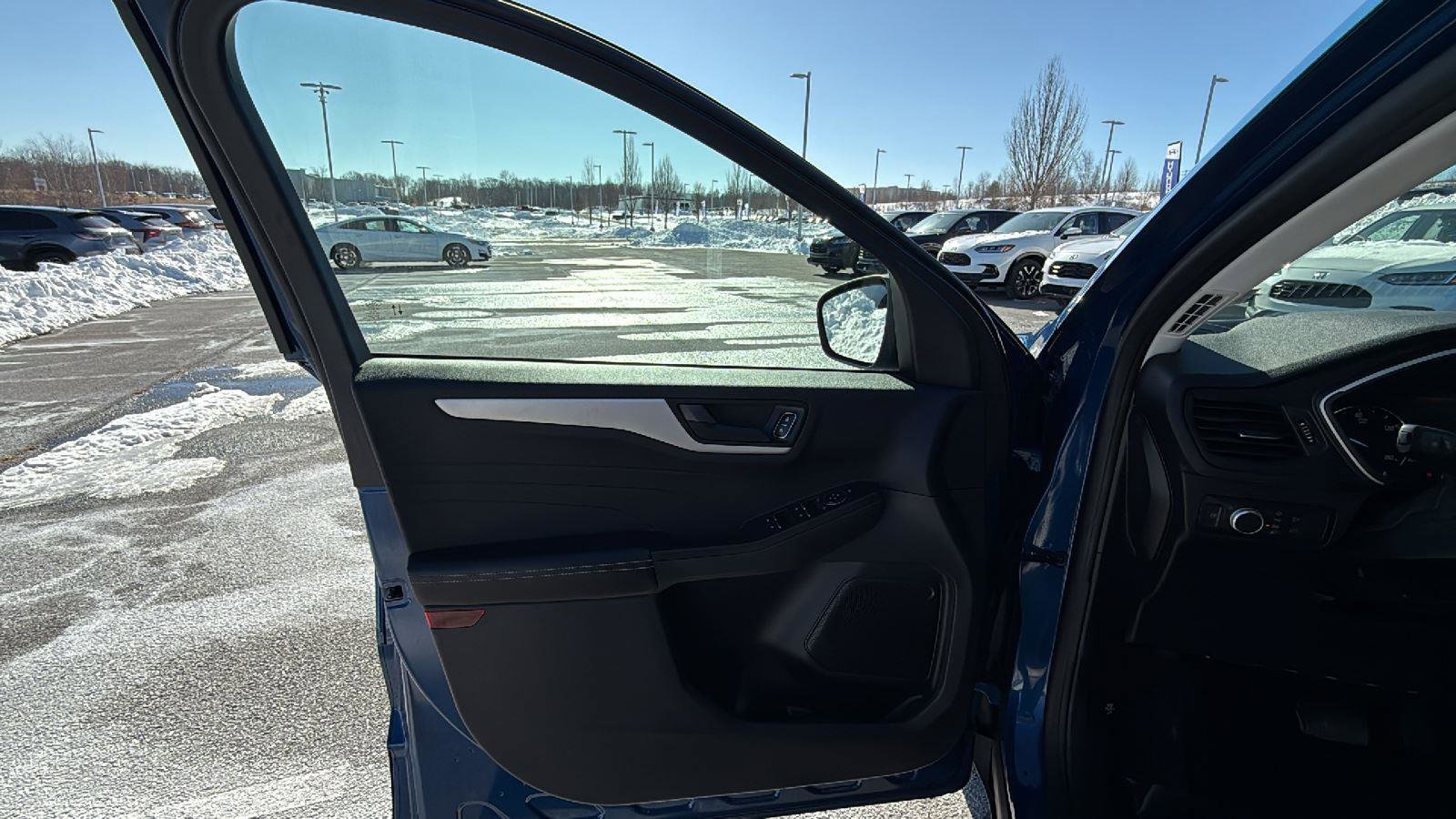 Used 2022 Ford Escape SE image 23