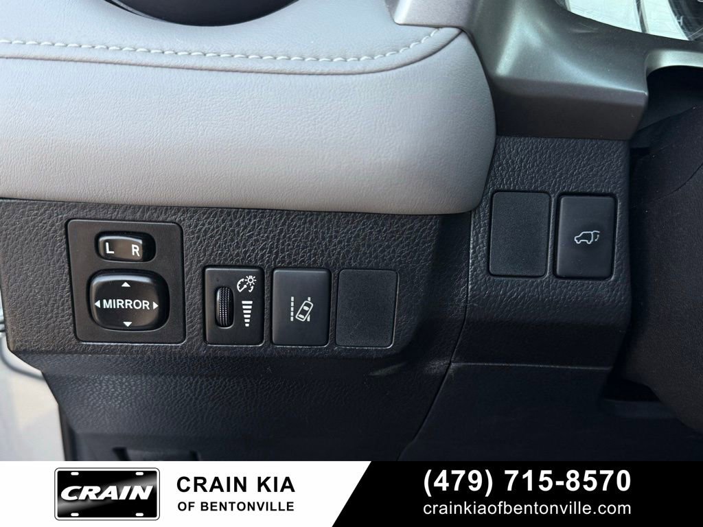 Used 2016 Toyota RAV4 Limited FWD image 10