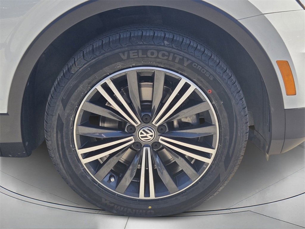 Used 2018 Volkswagen Tiguan SEL image 9