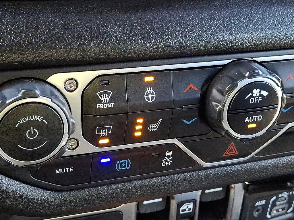 Used 2024 Jeep Wrangler Unlimited image 31