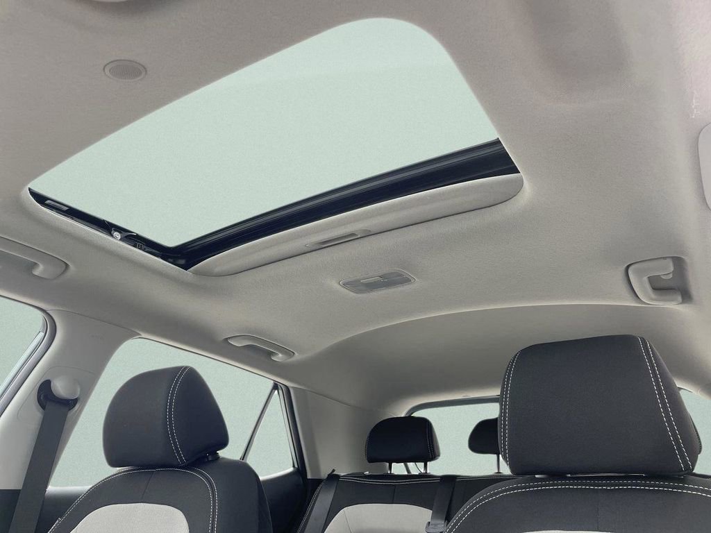 New 2026 Hyundai Venue SEL image 26