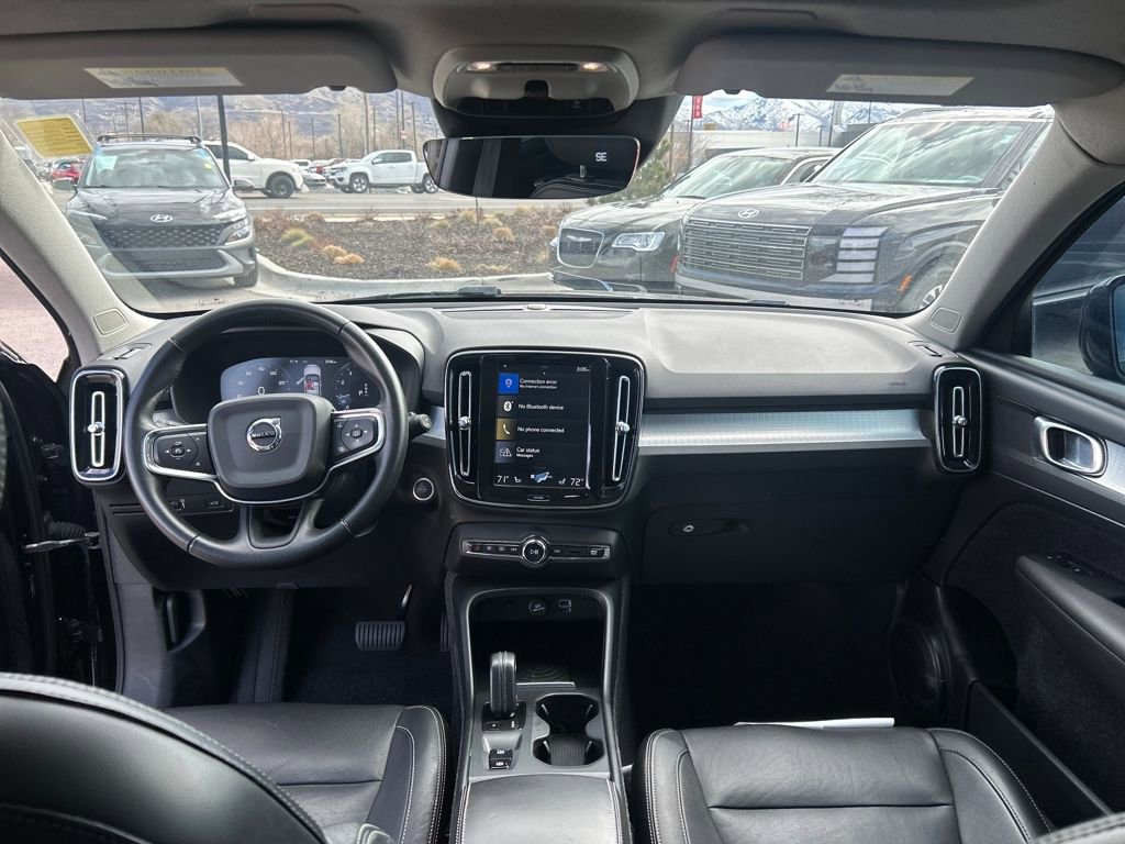 Used 2019 Volvo XC40 T5 Momentum image 11