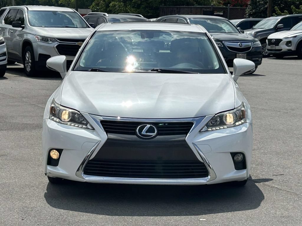 Used 2016 Lexus CT 200h w/ Navigation Package FWD image 2