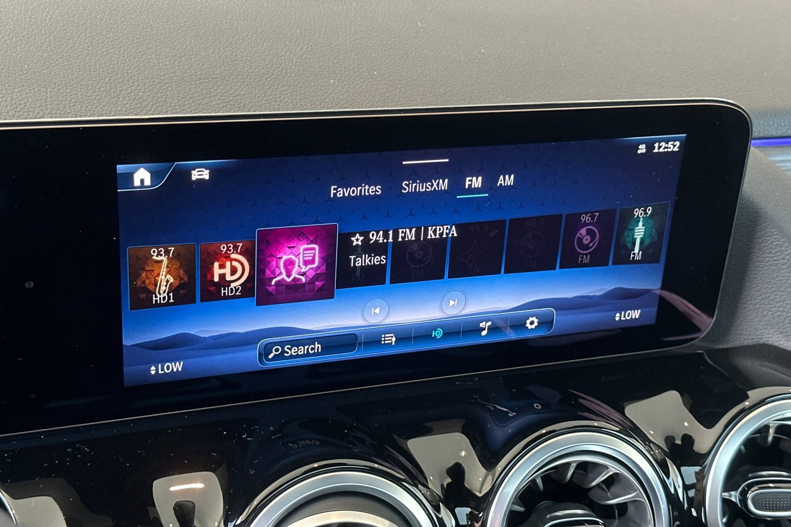 Certified 2025 Mercedes-Benz GLA 250 4MATIC image 18