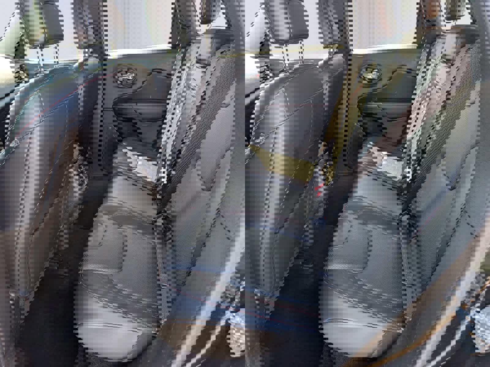 Used 2016 Jeep Cherokee Trailhawk w/ Comfort/Convenience Group image 12