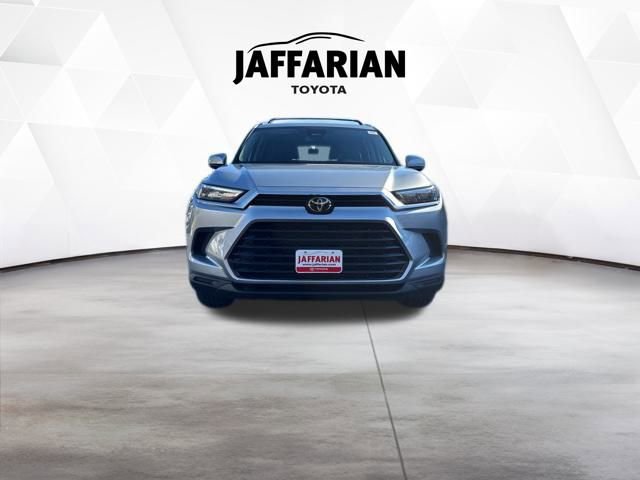 Certified 2024 Toyota Grand Highlander XLE image 2