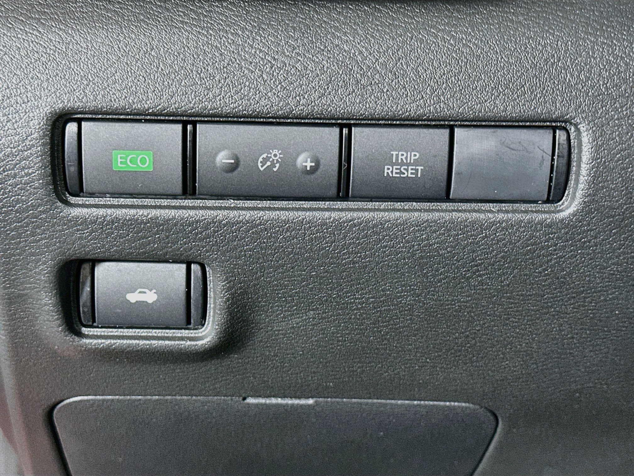 Used 2024 Nissan Sentra SV FWD image 16