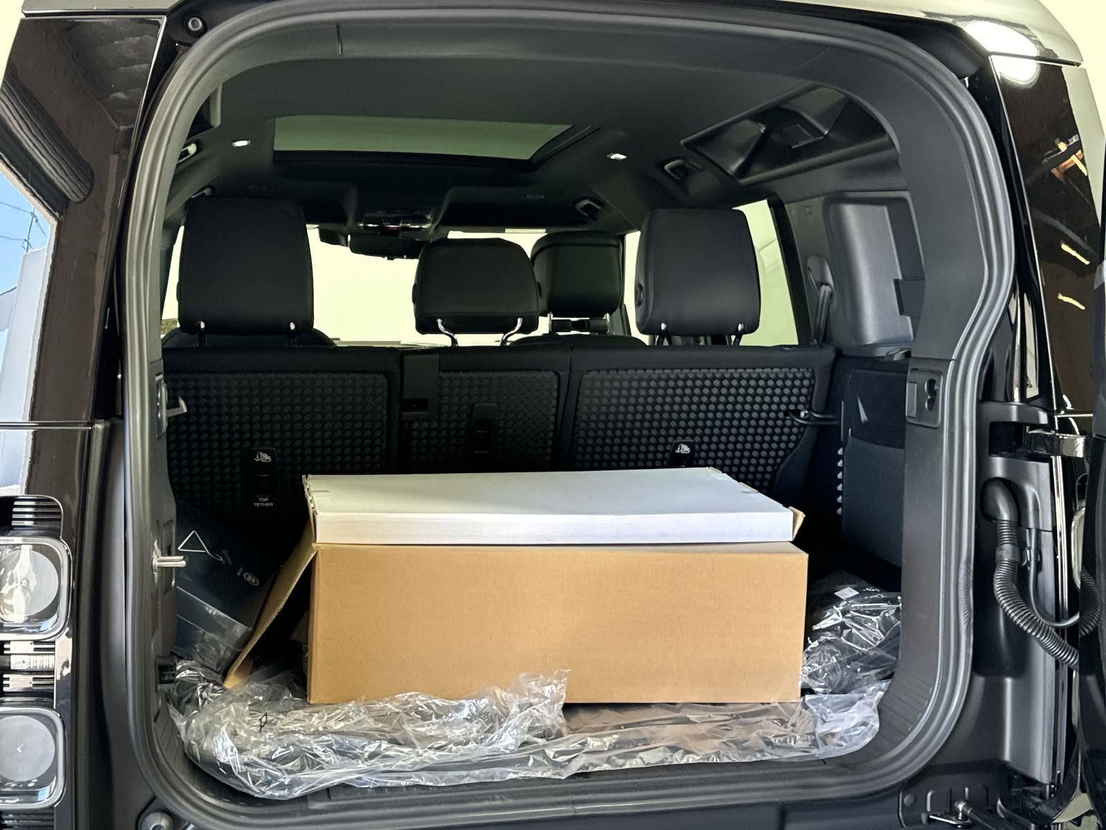 Certified 2024 Land Rover Defender 110 X AWD/4WD image 30