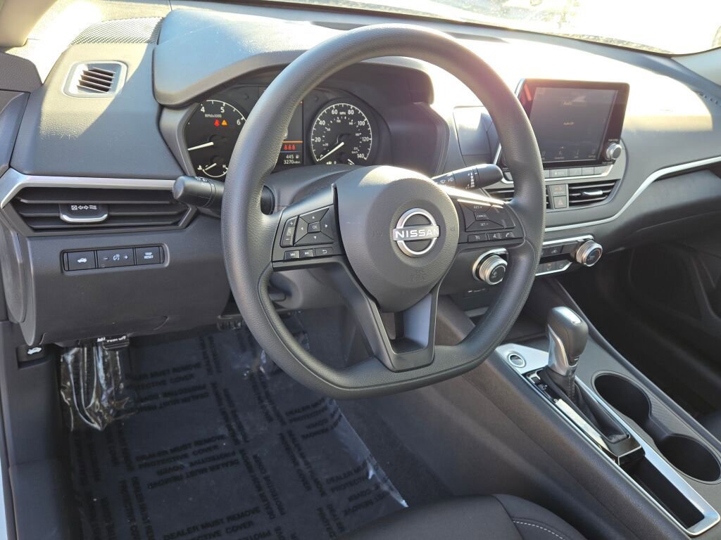 Used 2025 Nissan Altima 2.5 S image 16