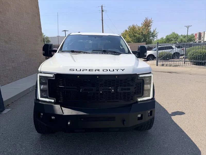 Used 2017 Ford F250 XLT AWD/4WD image 4