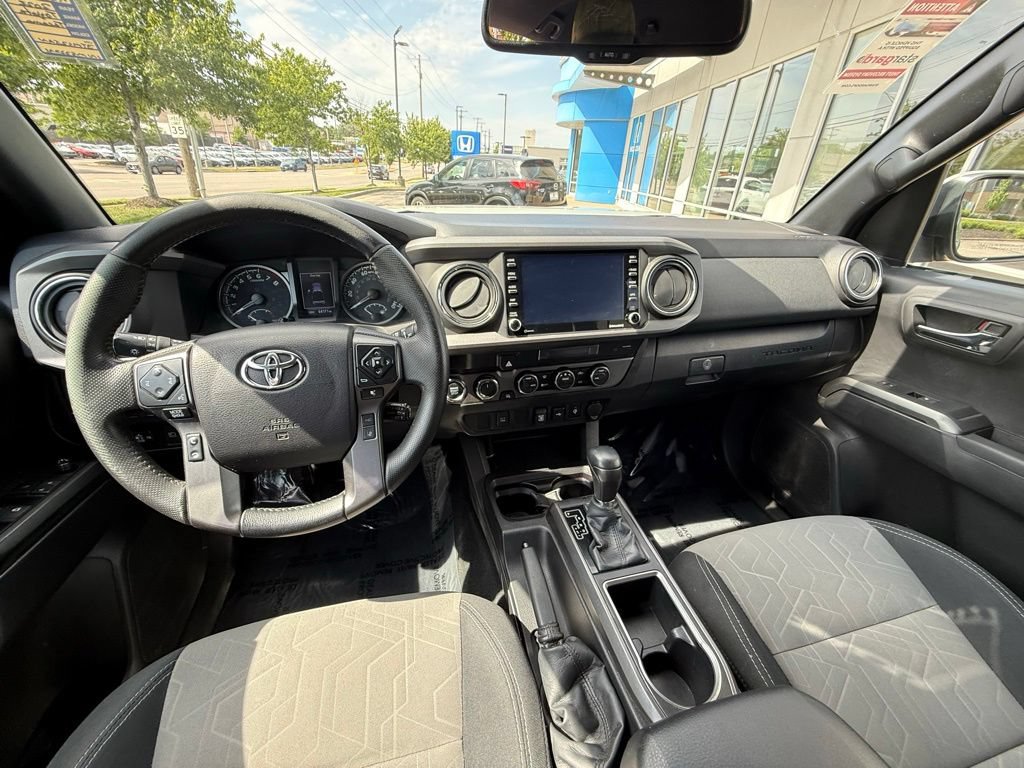 Used 2022 Toyota Tacoma TRD Off-Road AWD/4WD image 6