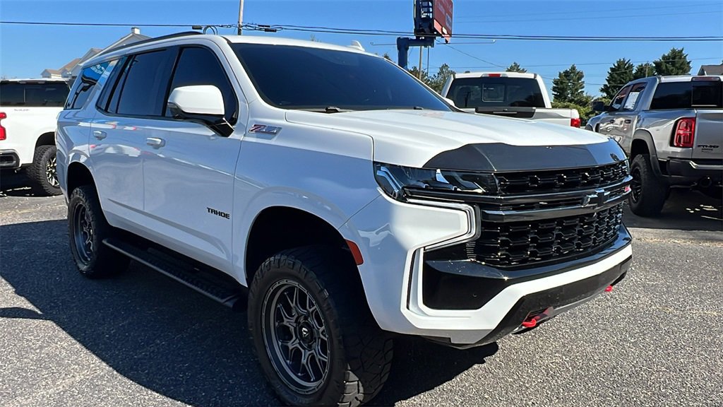 Used 2022 Chevrolet Tahoe Z71 w/ Luxury Package image 3