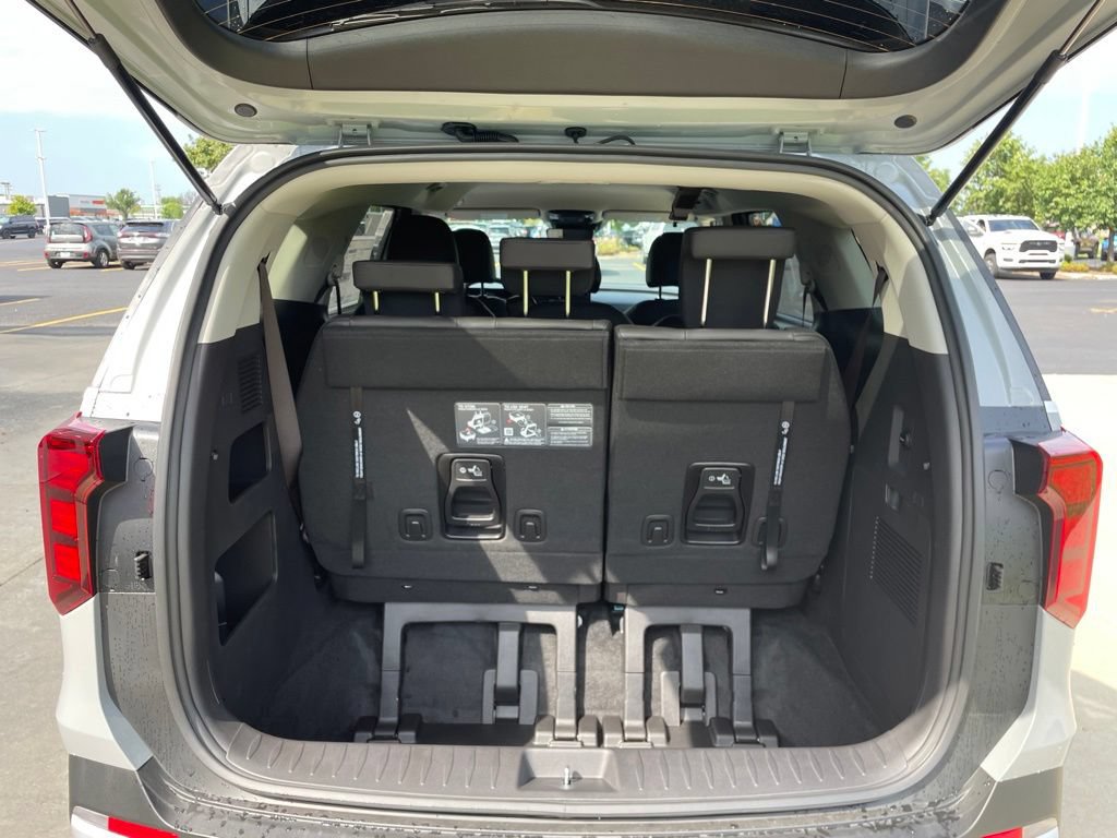 New 2027 Kia Carnival FWD image 14