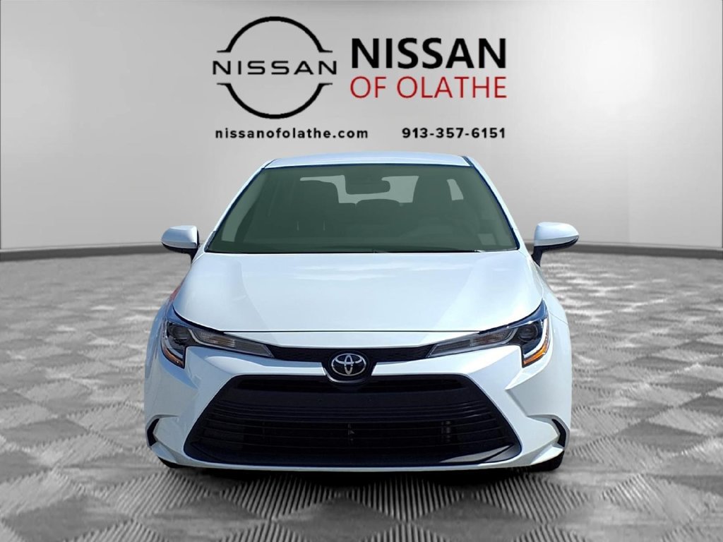 Used 2025 Toyota Corolla LE FWD image 32