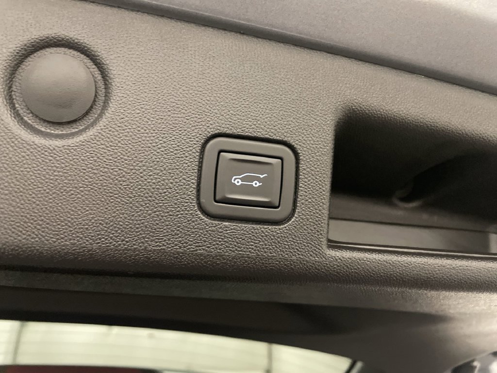 Used 2024 Chevrolet Equinox Premier AWD/4WD image 28