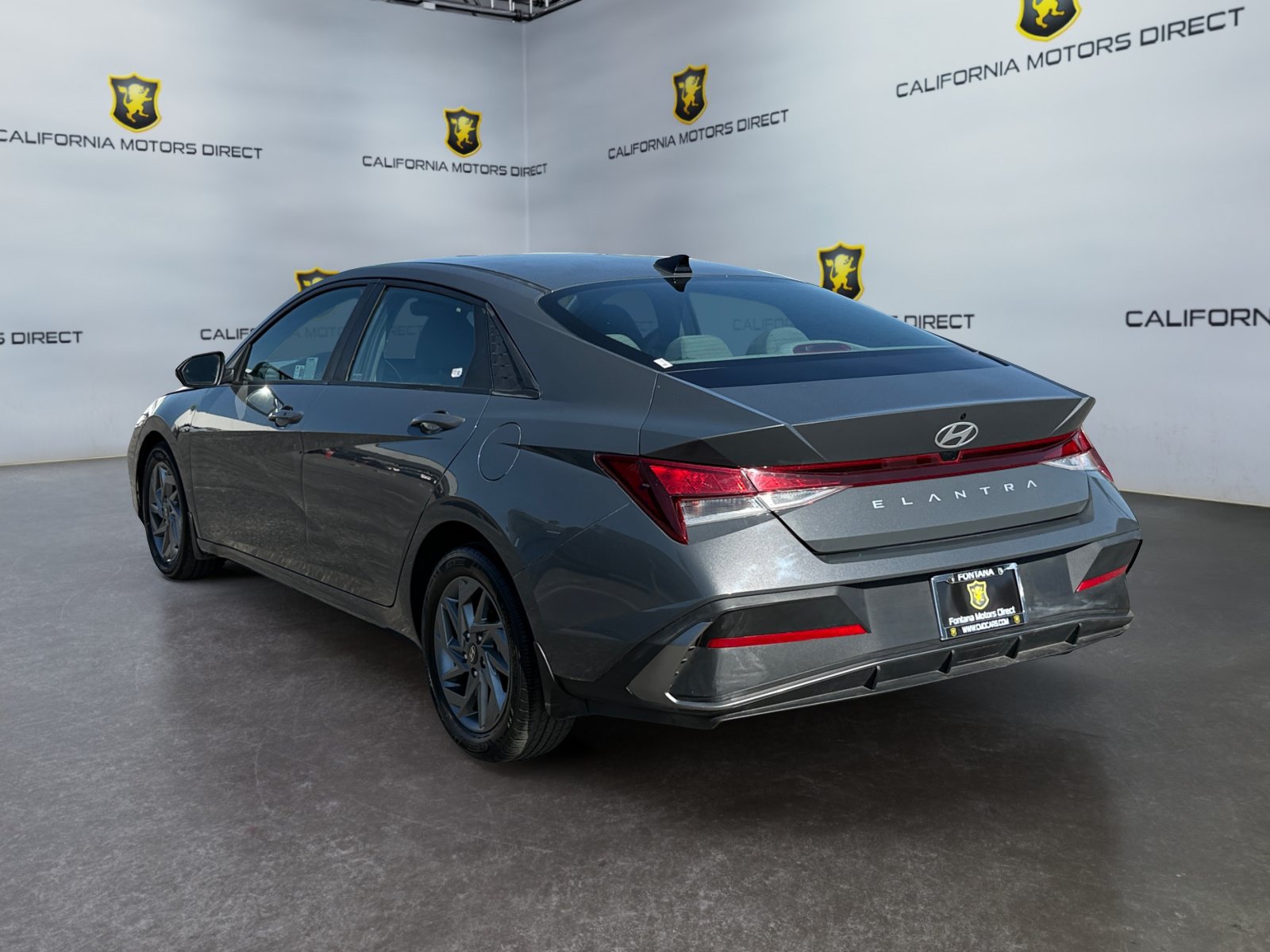 Used 2024 Hyundai Elantra SEL FWD image 3