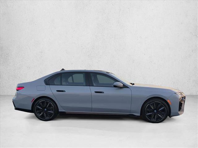 Used 2023 BMW i7 xDrive60 AWD/4WD image 4