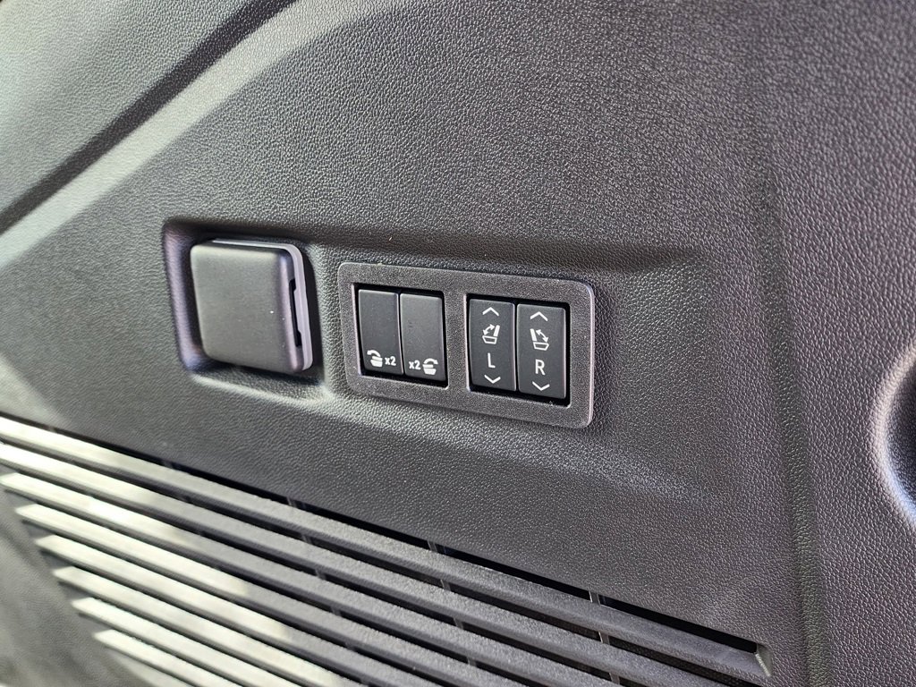 New 2026 GMC Yukon Elevation w/ Elevation Premium Package image 54