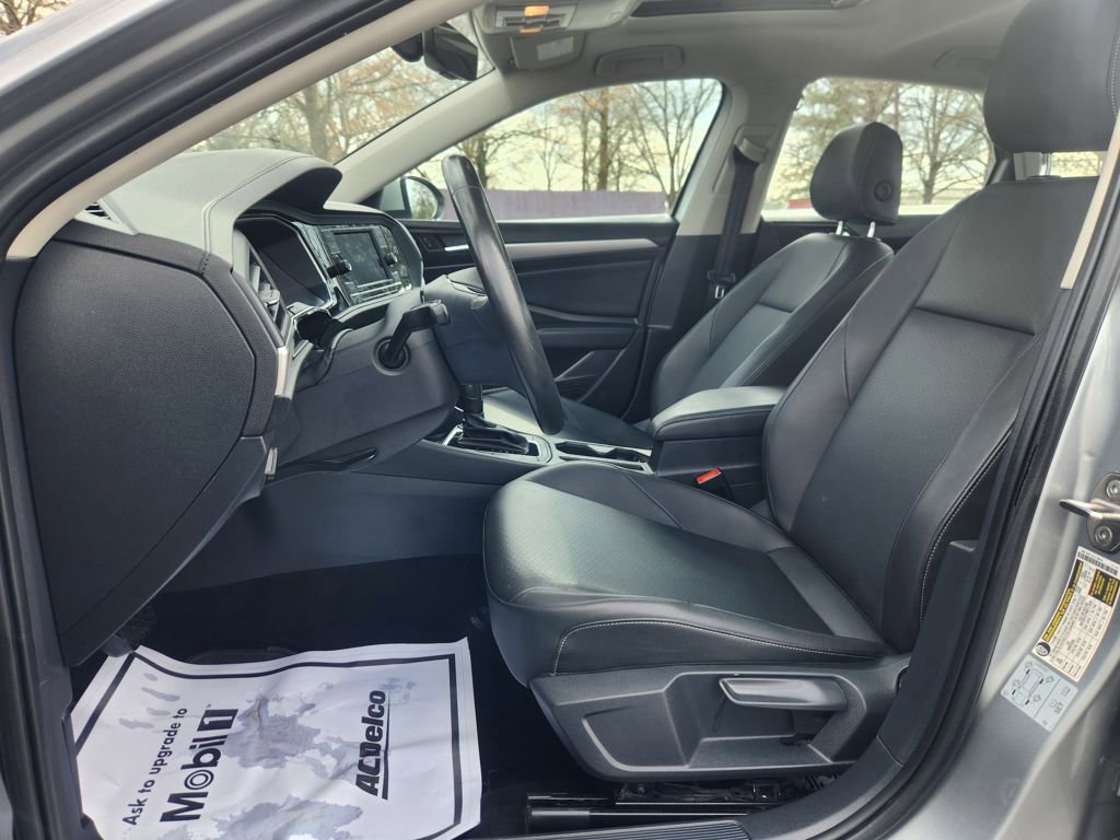 Used 2020 Volkswagen Jetta SE w/ SE Cold Weather Package image 16