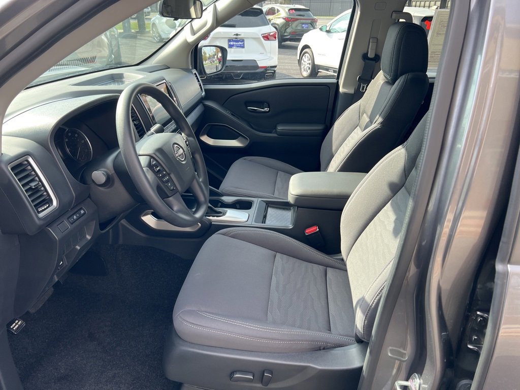 Used 2024 Nissan Frontier SV w/ Technology Package image 12