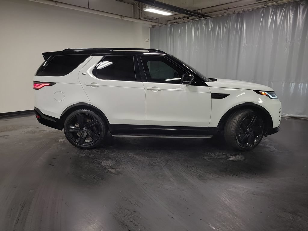 Used 2025 Land Rover Discovery Dynamic SE AWD/4WD image 9