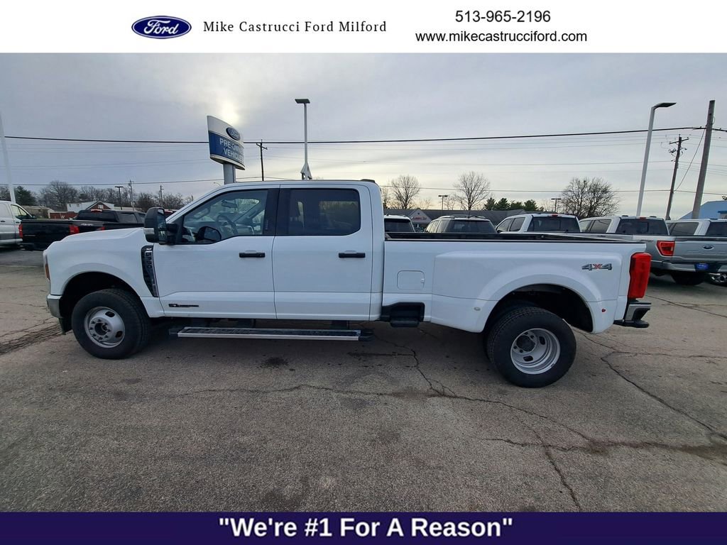 Used 2024 Ford F350 XLT image 2