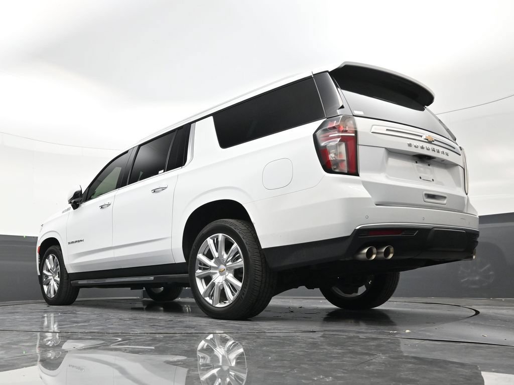 Used 2022 Chevrolet Suburban High Country RWD image 23