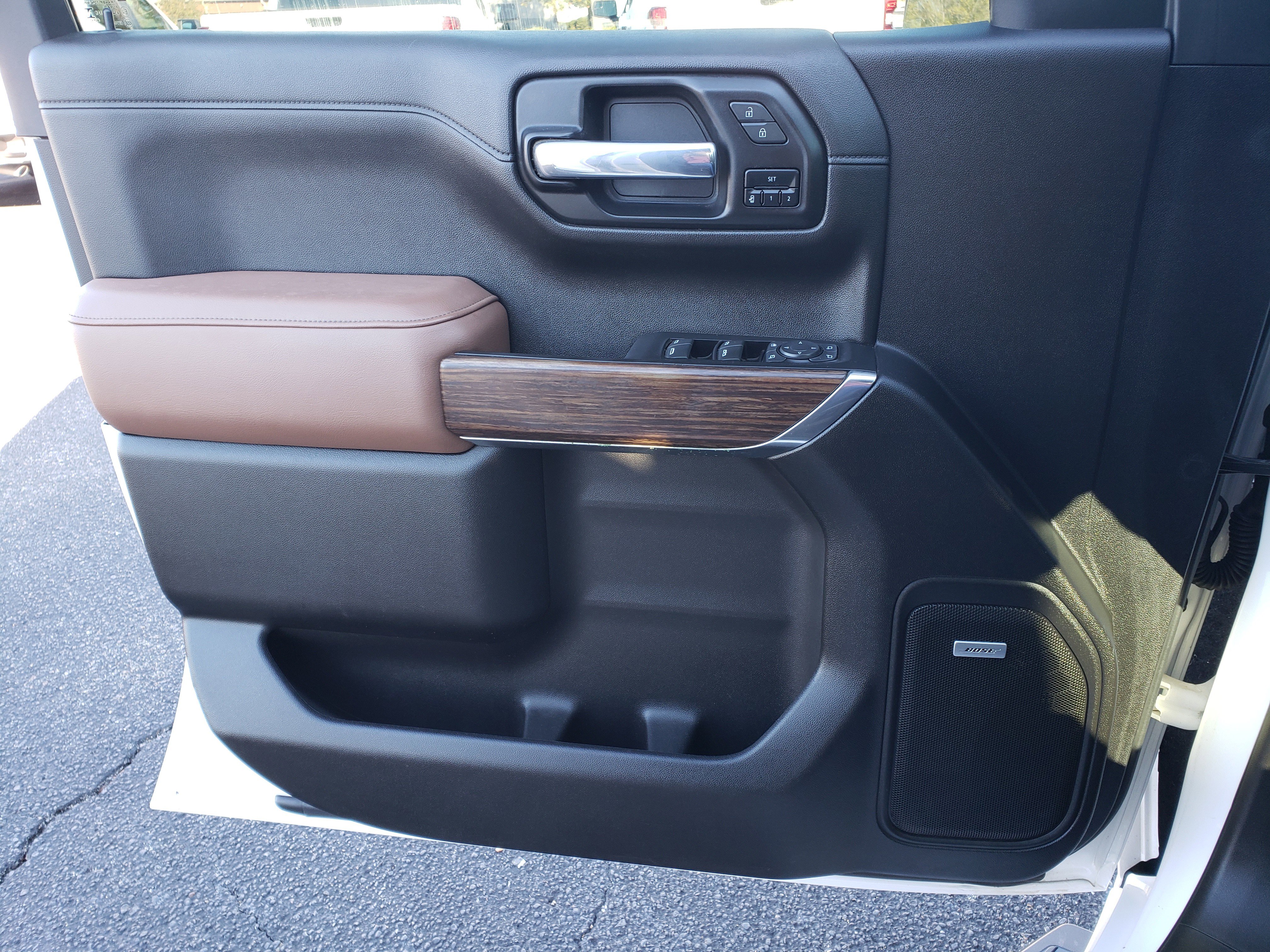 Used 2024 Chevrolet Silverado 1500 High Country w/ Technology Package image 10