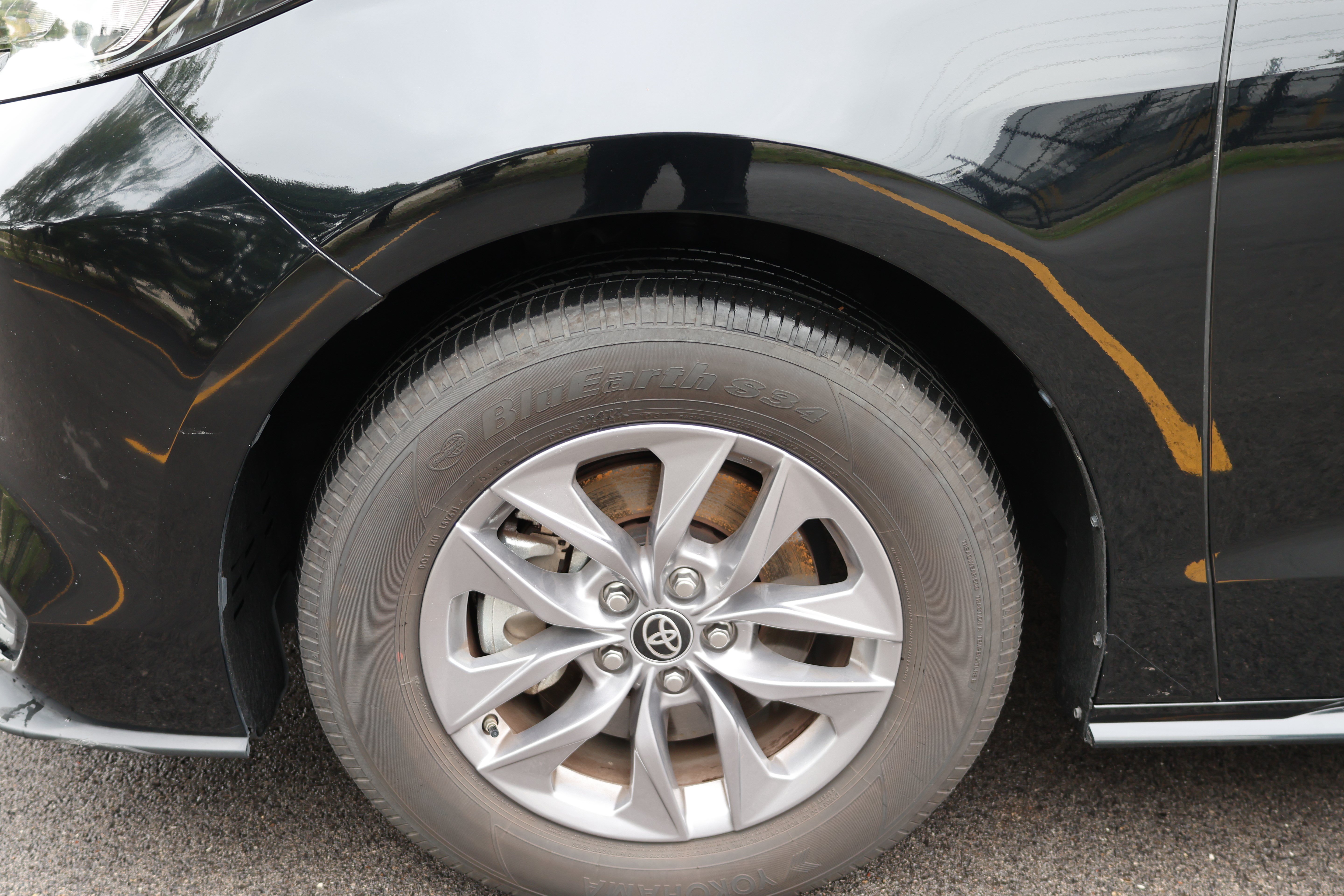 Certified 2025 Toyota Sienna XLE FWD image 10