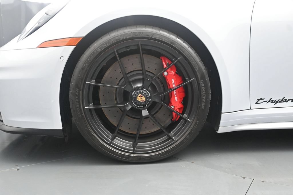 Certified 2025 Porsche 911 Targa 4 GTS AWD/4WD image 5