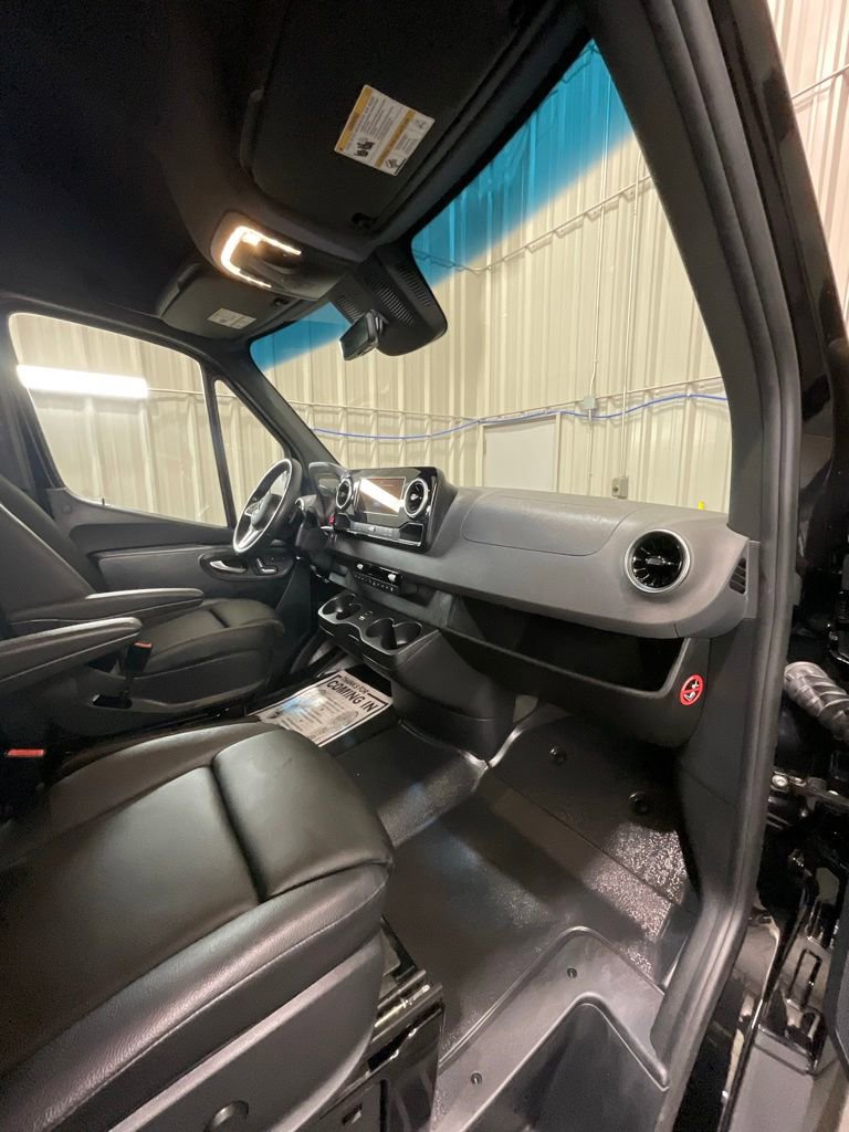 Used 2024 Mercedes-Benz Sprinter 2500 image 12