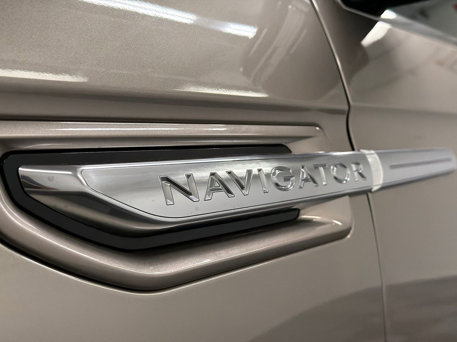 Used 2020 Lincoln Navigator Reserve w/ Luxury Package image 17