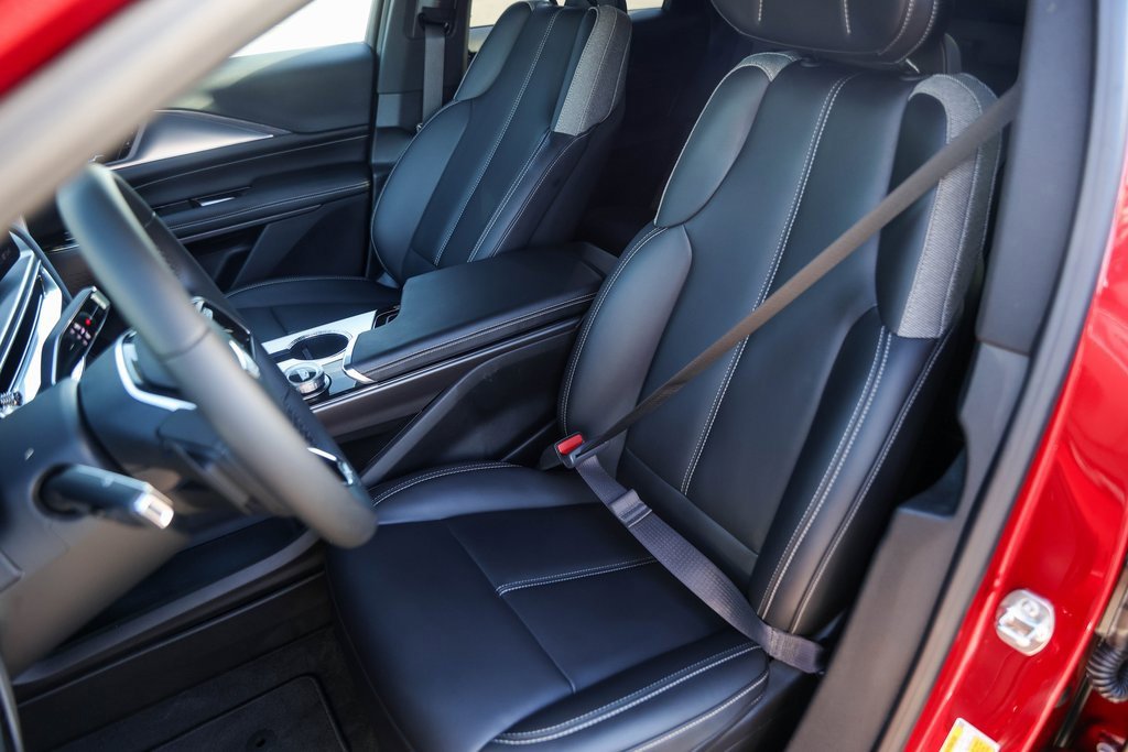 Used 2024 Cadillac Lyriq Tech w/ Driver Assist Package image 7