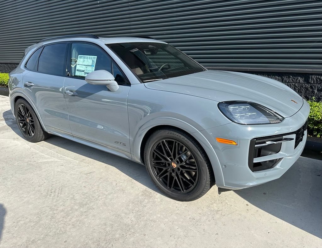 Used 2026 Porsche Cayenne GTS AWD/4WD image 12