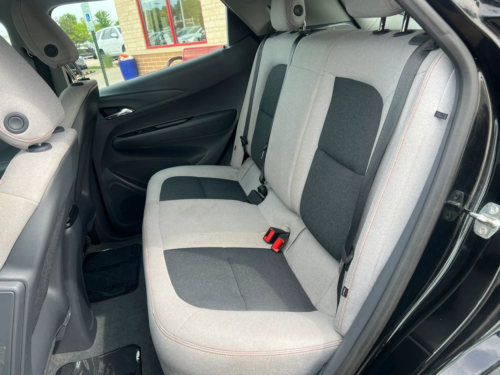 Used 2020 Chevrolet Bolt LT FWD image 9