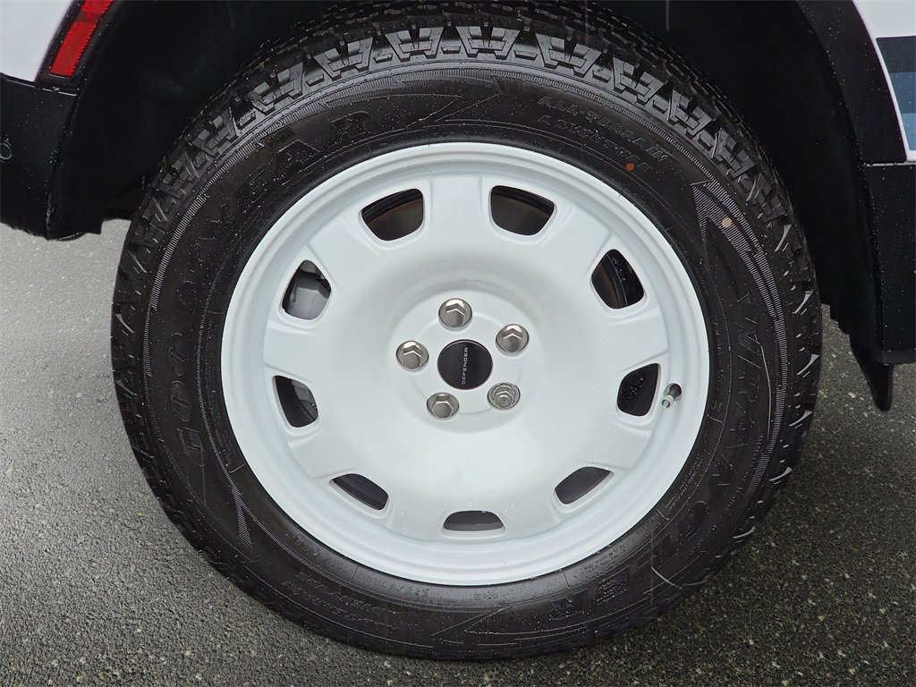 New 2026 Land Rover Defender 110 S image 33