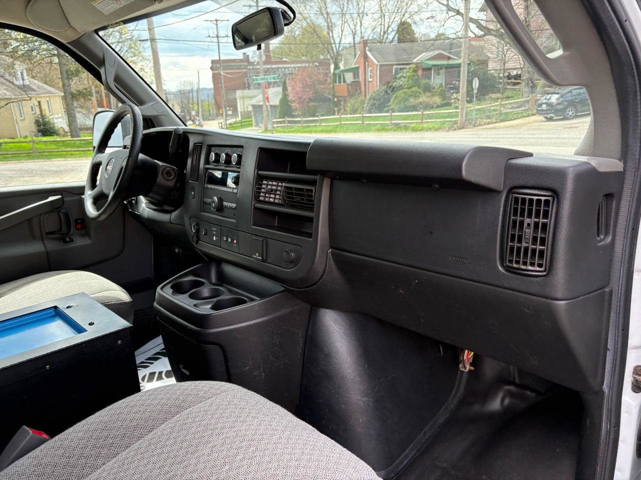 Used 2018 GMC Savana 2500 RWD image 28