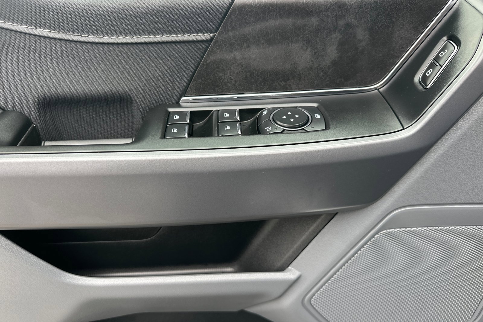 New 2025 Ford F150 XLT w/ Equipment Group 302A MID image 11