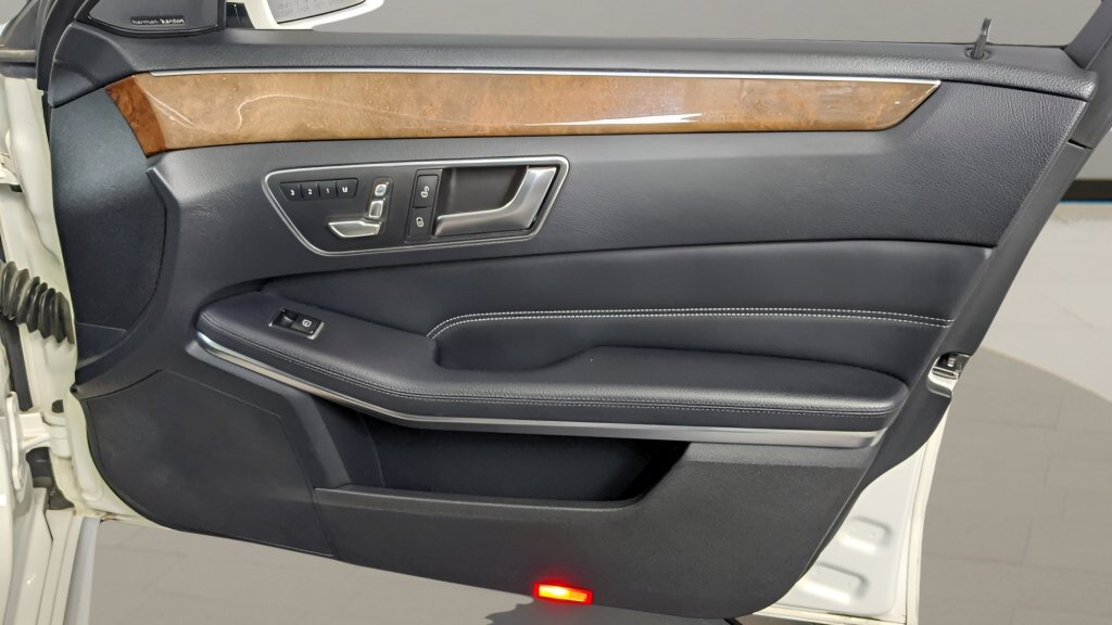 Used 2014 Mercedes-Benz E 350 4MATIC Sedan image 30