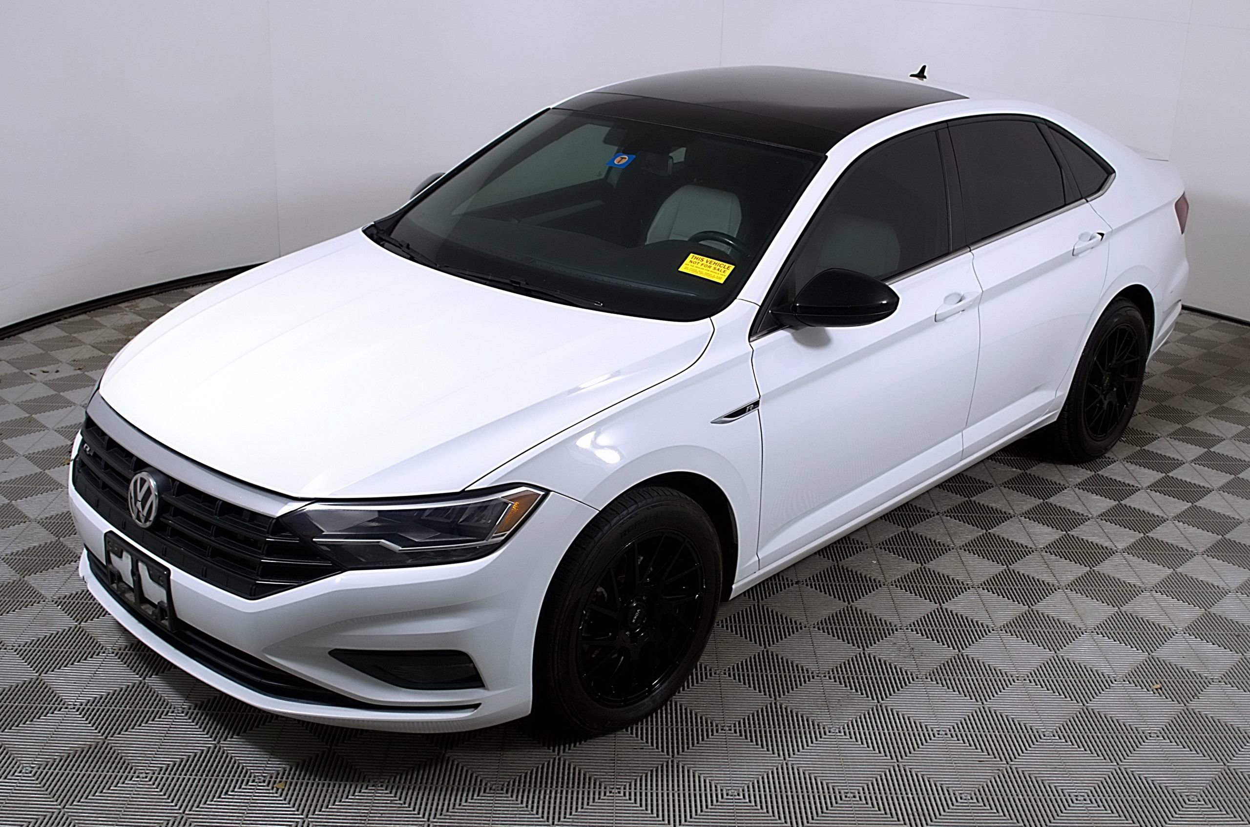 Used 2019 Volkswagen Jetta R-Line image 3