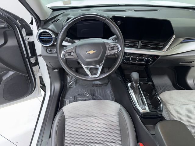 Used 2024 Chevrolet Trax LT w/ Driver Confidence Package image 15