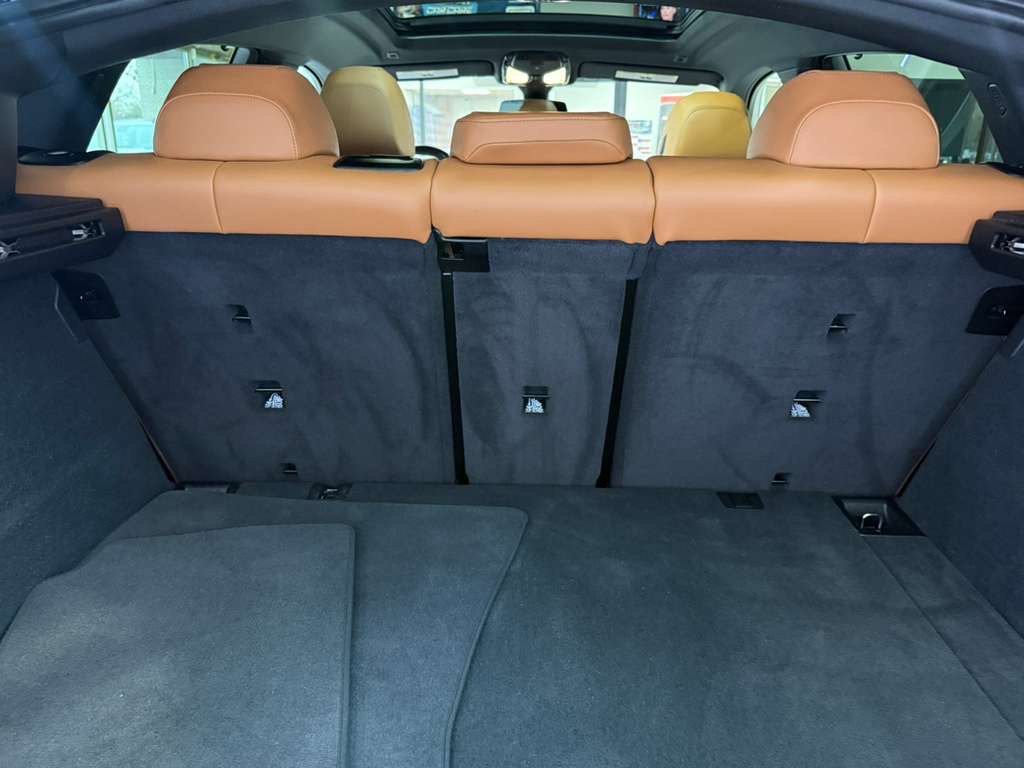 Used 2023 BMW X6 xDrive40i w/ M Sport Package image 51